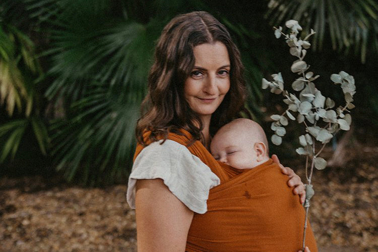 Babywearing in the HEAT! - By Karlee Thompson
