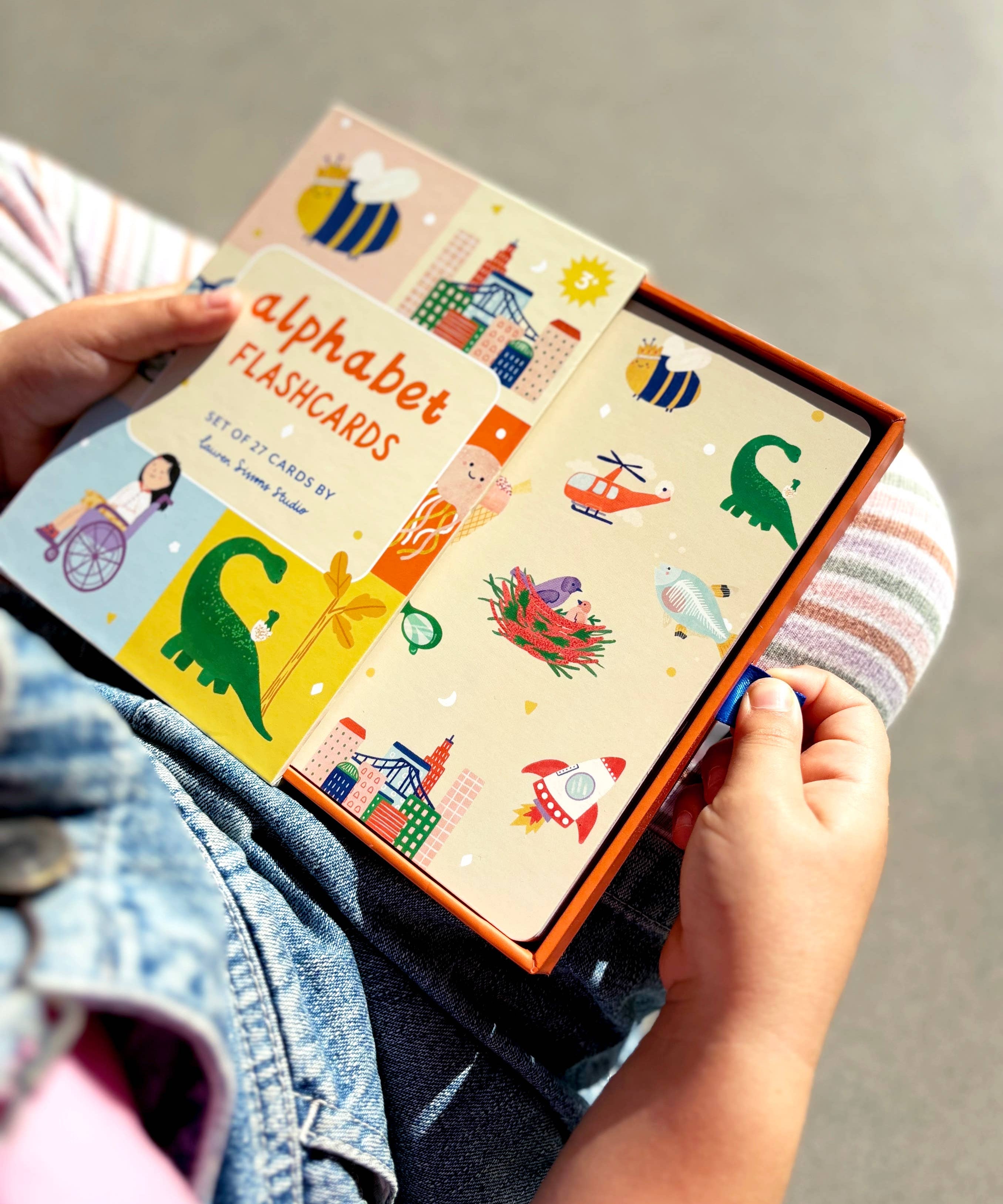 A-Z Illustrated Alphabet Flashcards - Kids Toys and Learning